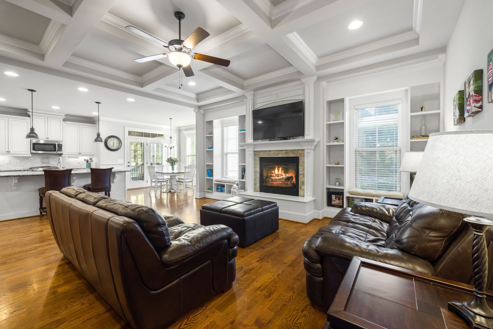 Basements inspiration photo 27