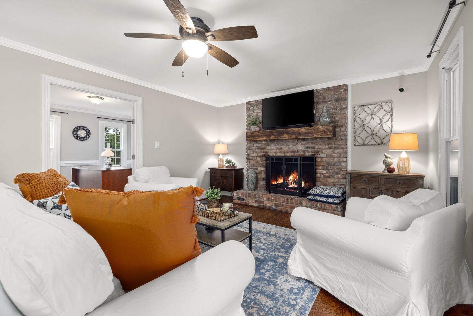 Basements inspiration photo 37